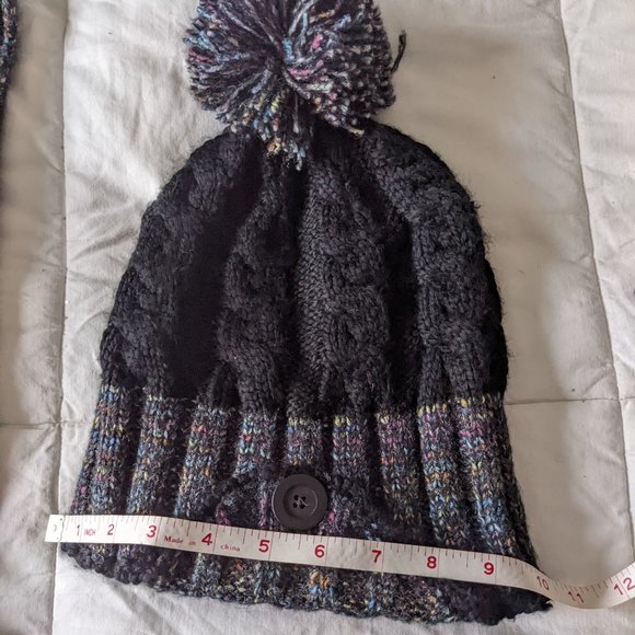 Women's Columbia Black Hat & Scarf w/ Pocket - Picture 8 of 8